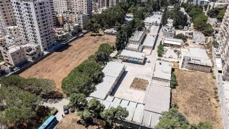 قوات الاحتلال الإسرائيلي تواصل انتشارها في معهد قلنديا التابع للأونروا بالقدس