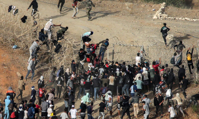 سانشيز ينفي مسؤولية المغرب عن تدفق المهاجرين إلى سبتة ويتهم روسيا وإسرائيل بنشر معلومات مضللة