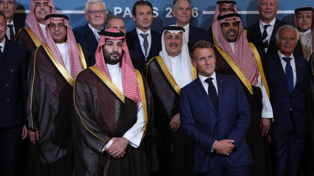 ما الذي نعرفه عن الملاهي الترفيهية الضخمة التي ستستثمر السعودية في إنشائها قرب باريس؟