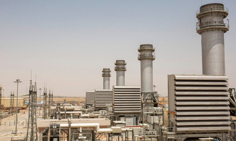 العراق يخطط لإضافة 30 ألف ميغاواط لحل أزمة الكهرباء