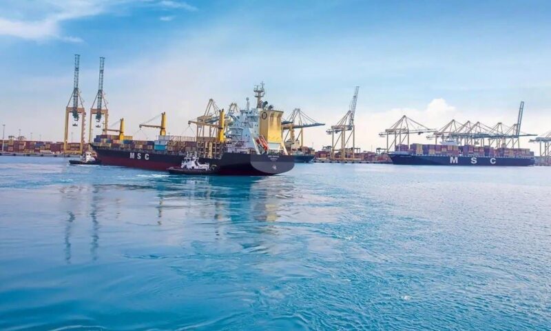 “موانئ” السعودية تحدث مسار خدمة شحن تابعة لـ”MSC” لتشمل عبور باب المندب وقناة السويس