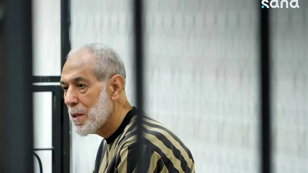 سوريا: السجن المؤبد للمفتي السابق أحمد حسون بتهمة إثارة “الاقتتال الطائفي”