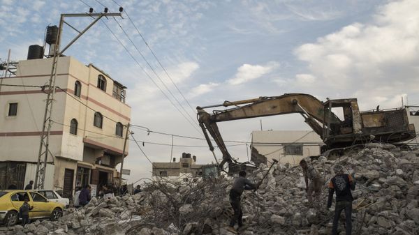 مسؤول في حركة “فتح”: غزة ليست بحاجة إلى مجلس للسلام