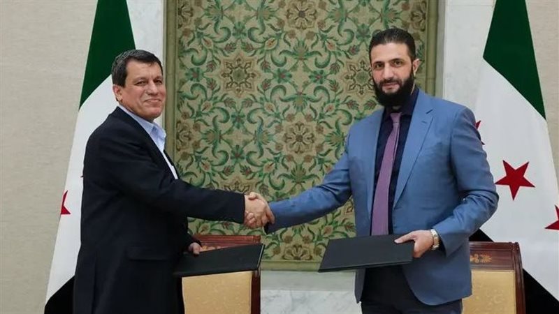 أحمد الشرع يلتقي بمظلوم عبدي بعد إعلان حل قوات سوريا الديمقراطية