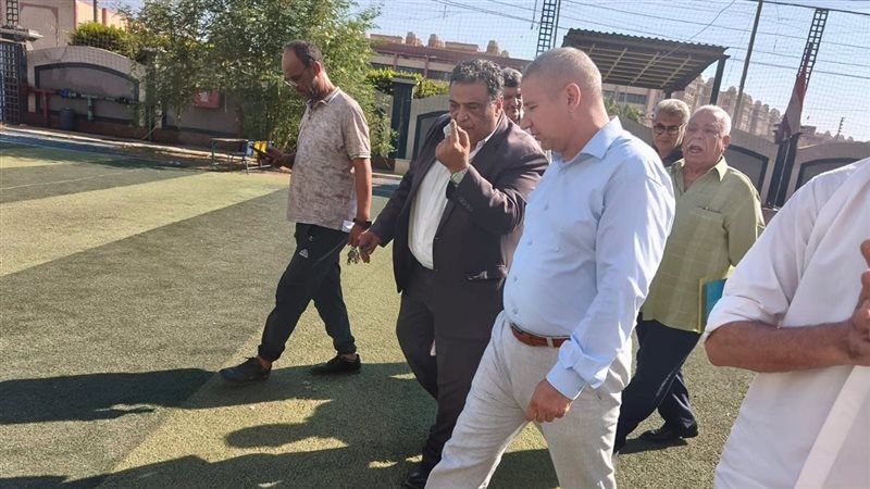 وكيل التعليم بالشرقية يتفقد جاهزية المدارس استعدادا للعام الجديد