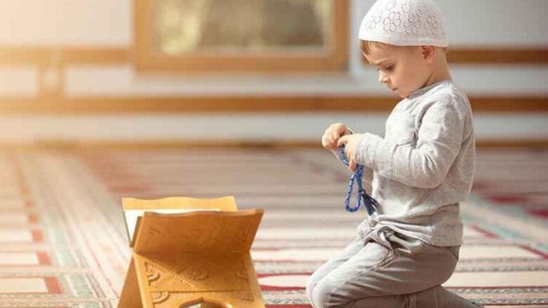 اختيار الصحبة الصالحة.. دار الإفتاء تكشف عن صور متابعة الآباء للأبناء