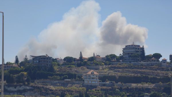 المدفعية الإسرائيلية تقصف مناطق في جنوب لبنان… فيديو