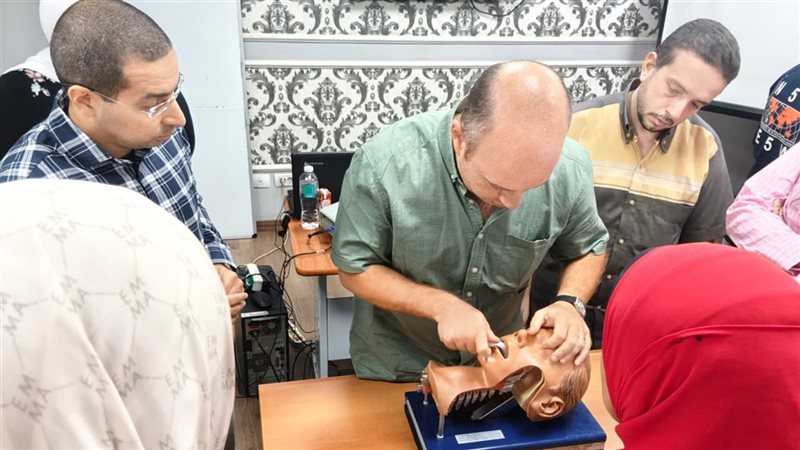 الصحة تدرب أطباء مراكز طب الأسنان التخصصية على التعامل مع الطوارئ