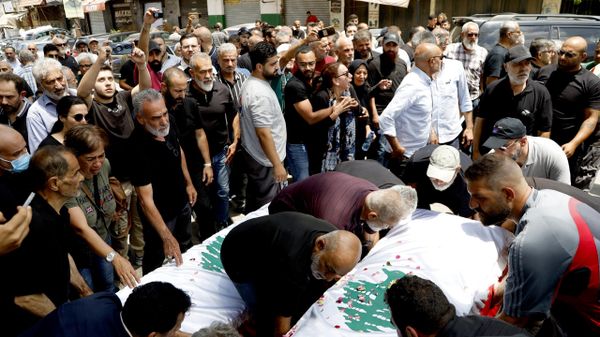 رغم مقتل لبنانيين اثنين.. الجيش الإسرائيلي يواصل تفجير وإحراق المنازل والحقول في جنوب لبنان