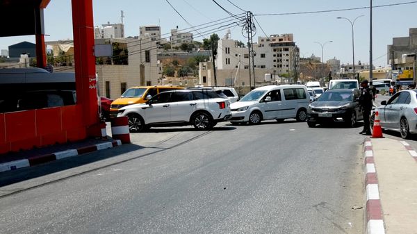 أزمة الوقود تعمق معاناة الفلسطينيين في الضفة الغربية وسط نقص الإمدادات وارتفاع الأسعار
