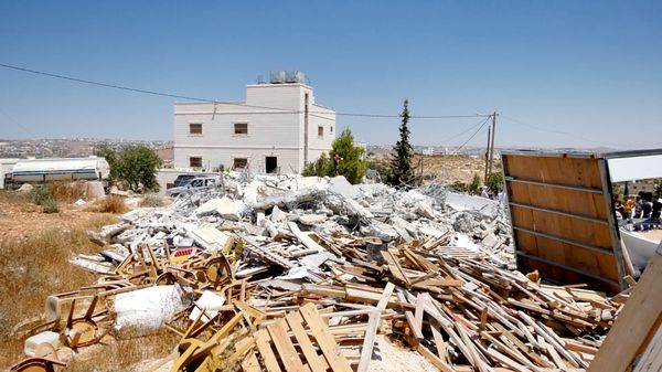 الجيش الإسرائيلي يواصل عمليات الهدم في الضفة الغربية والاستيطان يلتهم الأرض