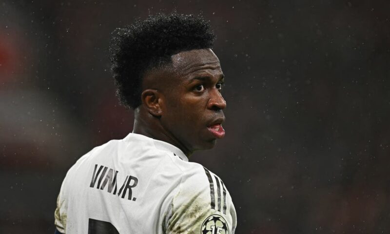 فينيسيوس يصدم جماهير ريال مدريد بحذف صور “إنستغرام”