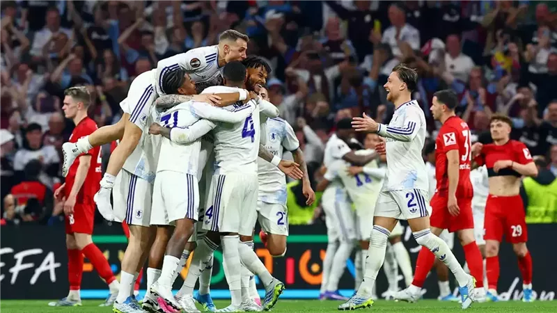 لاعب أستون فيلا يدخل تاريخ السوبر الأوروبي برقم غير مسبوق