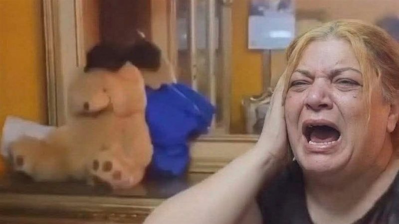بعد فيديو الاعتداء، مواجهة نارية في المحكمة بين شابين اعتديا على والدتهما المسنة بالسيدة زينب