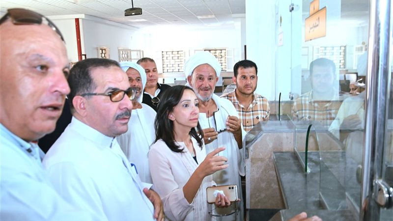 محافظ البحيرة تتفقد مجمع الخدمات بقرية الحمراء بوادي النطرون