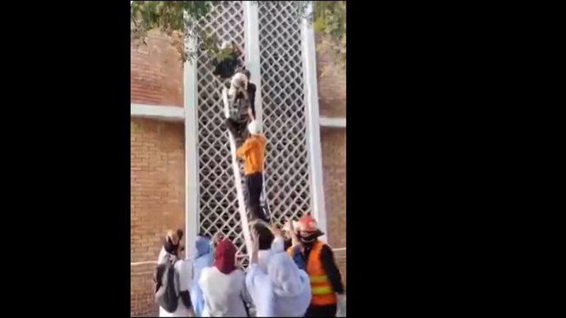 كارثة في باكستان، مصرع 14 رضيعا في حريق بأكبر مستشفى حكومي (فيديو)