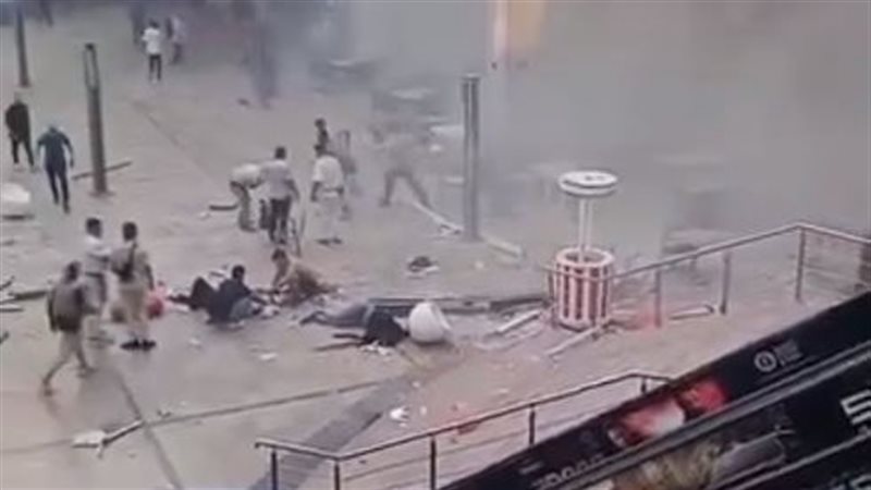 شاهد لحظات الرعب والهلع بعد انفجار داخل مول شهير بالتجمع