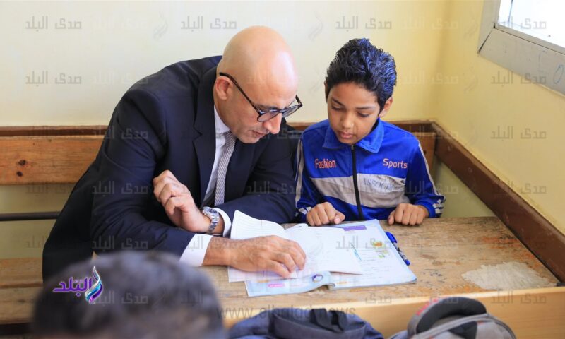 اهتم بمواد الهوية وأعاد فلسطين للخريطة|مسئولة بالتعليم تكشف أسباب الهجوم على الوزير