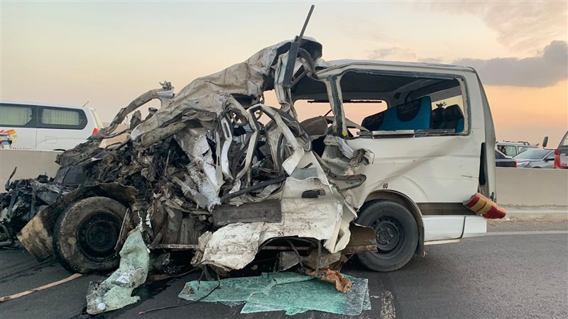 مصرع شخصين وإصابة 4 آخرين في انقلاب ميكروباص على كوبري الحضارات بالبساتين