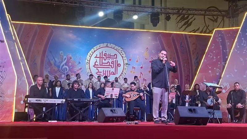 “هارمونى بالعربى” تتألق فى تاسع ليالى صيف قطاع المسرح (صور)