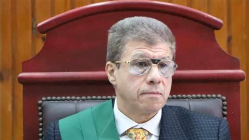 رجل أعمال يقع في غرام حسناء أكتوبر.. إغواء وتجريد من الملابس، 72 ساعة بشقة الرعب