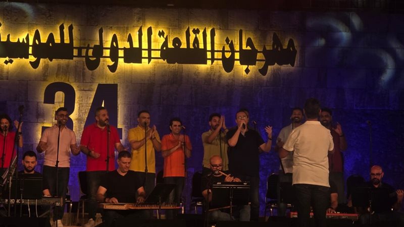 بعد رحيله بعام ونصف، أحمد عدوية يطرب جمهور القلعة بأصوات “أيامنا الحلوة” (صور)