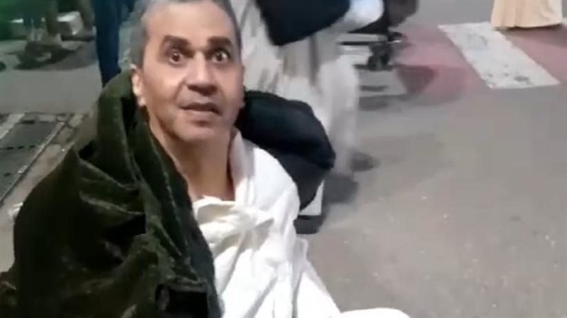 تمنى أداء العمرة قبل موته، رحلة 20 عاما للفنان عمرو محمد علي مع المرض