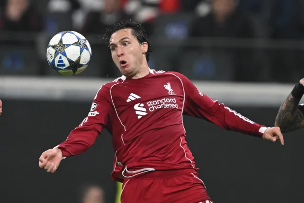 ليفربول يغلق باب رحيل كييزا رغم اهتمام عدة أندية