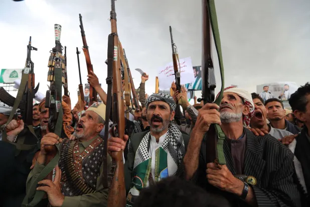الحوثيون يصعِّدون في تعز والضالع… والقوات الحكومية تتصدَّى