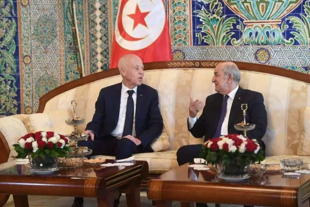 تصريحات الرئيس الجزائري حول «أمن تونس» تُشعل جدلاً بين نخب البلدين