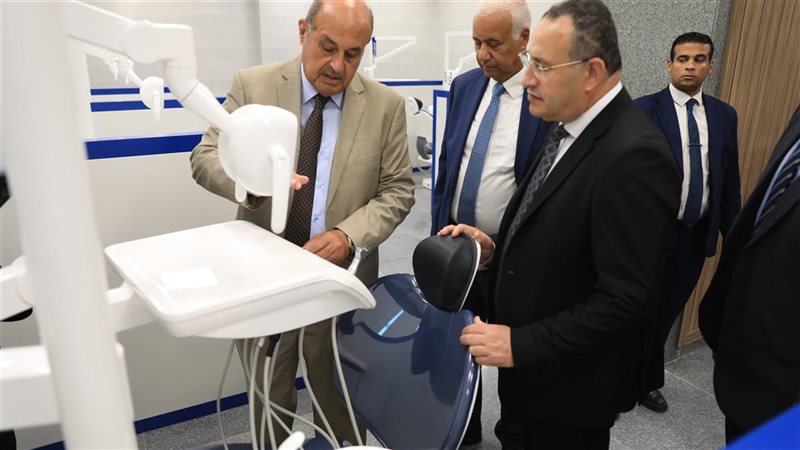 وزير التعليم العالي يتفقد جامعة العلمين الدولية ويطلع على التجهيزات الحديثة