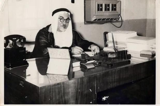 الدبلوماسي رشاد فرعون… من ردهات الطب إلى أروقة السياسة السعودية