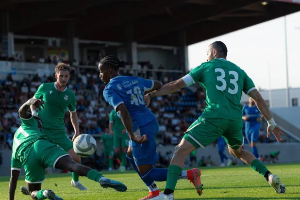 الهلال ينهي معسكر النمسا بتعادل مثير أمام الأهلي القطري