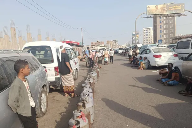 نقص إمدادات الغاز يربك الحياة اليومية في عدن