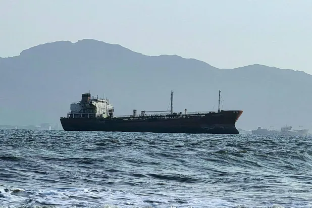 رهان يمني على الحزم الدولي لمواجهة التهديد الحوثي للملاحة