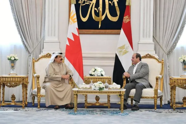 قمة مصرية – بحرينية تبحث تعميق العلاقات الثنائية والمستجدات الإقليمية