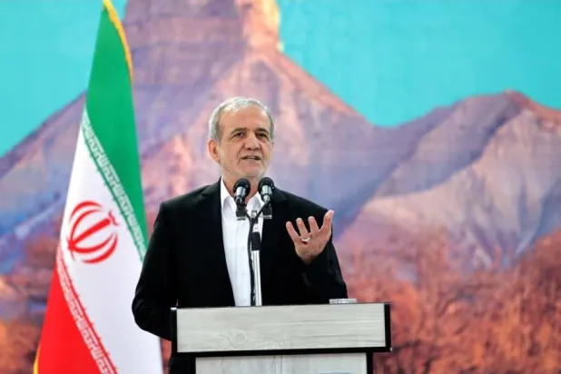 الرئيس الإيراني: التواصل مع المُرشد «صعب جداً» حالياً