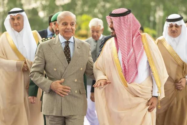 رئيس وزراء باكستان في السعودية لبحث التطورات وتعزيز العلاقات