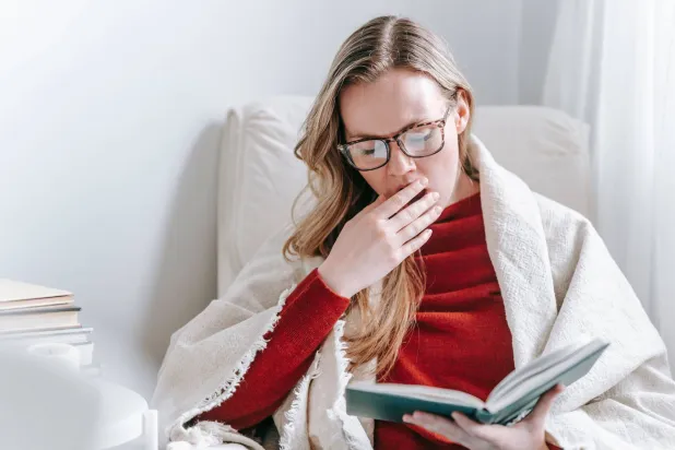 التعب المستمر ليس طبيعياً… ما الأسباب المحتملة وكيف تستعيد نشاطك؟