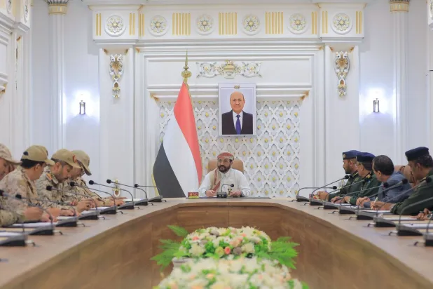 اليمن: القوات الحكومية تؤكد وحدة جبهاتها… واجتماعات أمنية لمواجهة التهديدات