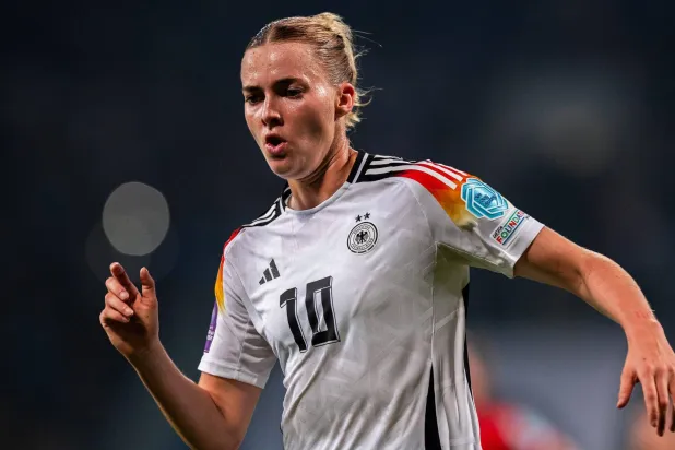 مهاجمة المنتخب الألماني متفائلة رغم احتمال إيقافها بسبب المنشطات