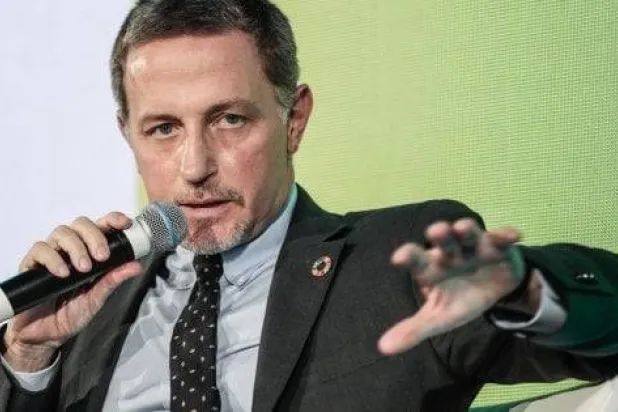 ما دور الإعلام ومواقع التواصل في النزاعات؟