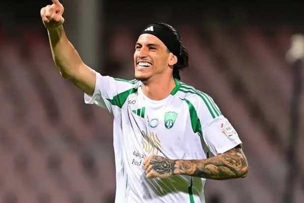 الأهلي يجدد عقد إيبانيز حتى 2030