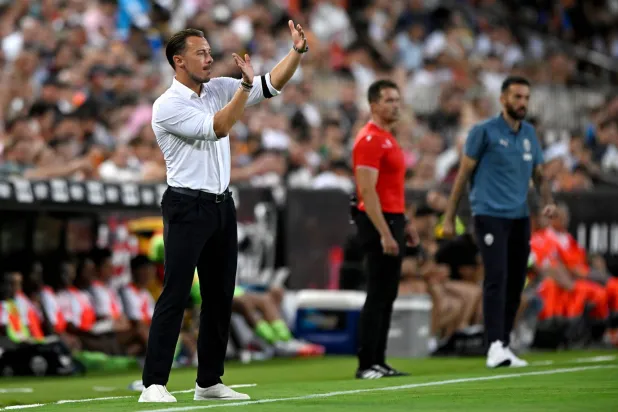 الدوري الإنجليزي يبدأ موسمه بمدربين أقل خبرة… والإنجليز يتراجعون