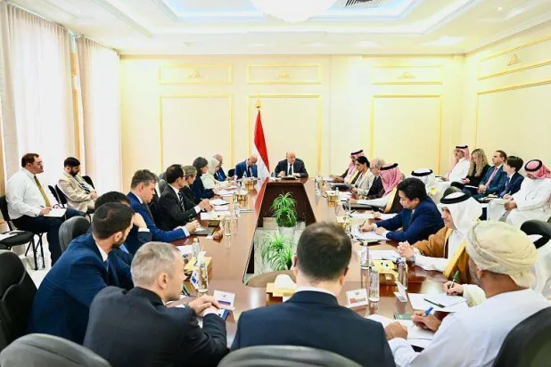 العليمي يعلن نهاية زمن الاعتداءات الحوثية «بلا تكلفة»