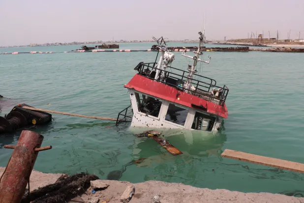 3 قتلى بهجوم حوثي على سفينة تجارية في باب المندب
