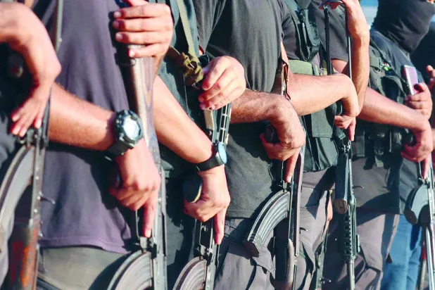 مصادر لـ«الشرق الأوسط»: تطمينات للفصائل بحق العمل السياسي بعد حصر السلاح في غزة