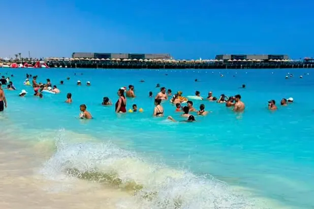 روسيا تعزز حضورها السياحي في مصر برحلات مباشرة للساحل الشمالي
