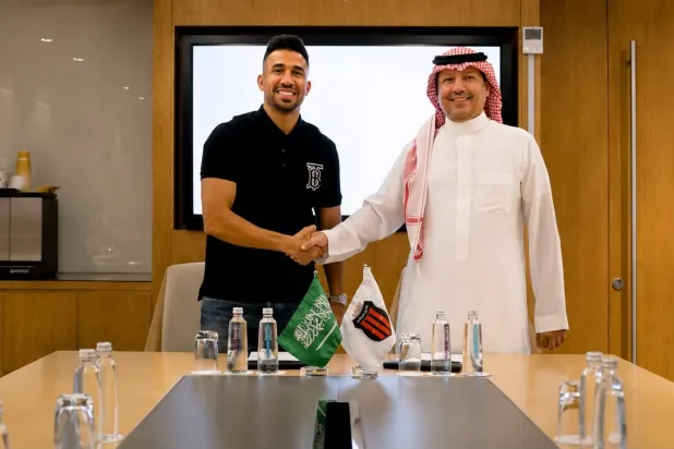 «تريزيغيه» يحطّ في الرياض… سيبدأ فصلاً جديداً بعد رحلة أوروبية وعربية طويلة