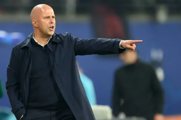 سلوت يفضل تدريب الأندية على قيادة منتخب هولندا